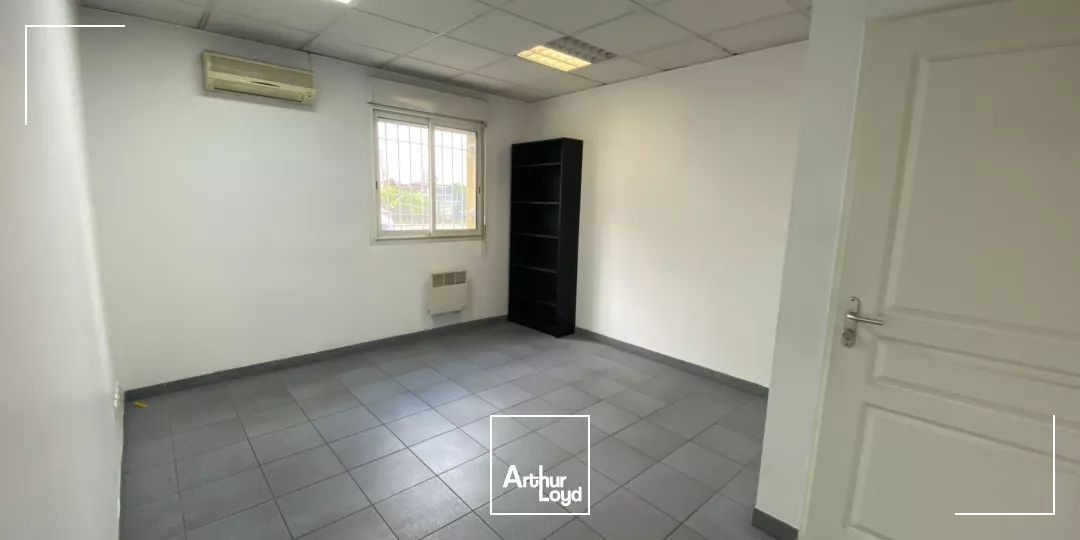 320m² de local d'activité à louer Zone du TUBE à ISTRES