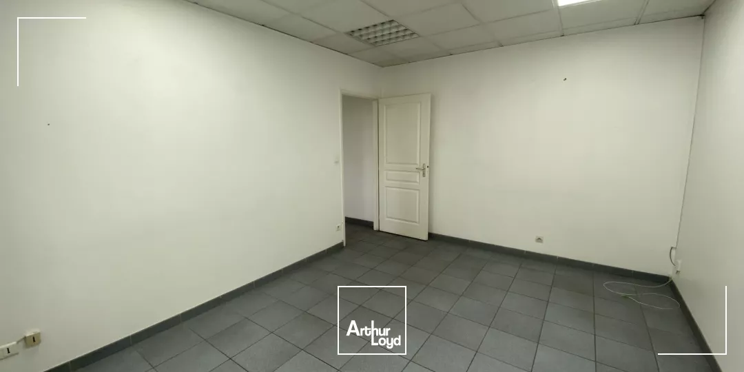 320m² de local d'activité à louer Zone du TUBE à ISTRES