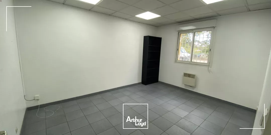 320m² de local d'activité à louer Zone du TUBE à ISTRES