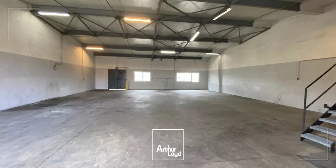 320m² de local d'activité à louer Zone du TUBE à ISTRES