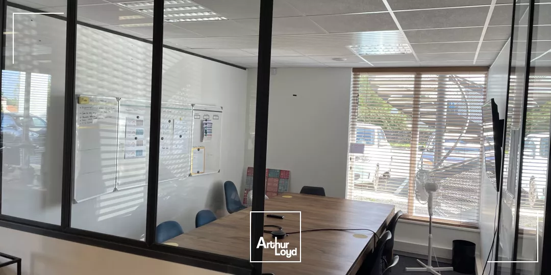 BUREAUX À LA LOCATION-330 M²-VERTOU PROCHE PÉRIPHÉRIQUE