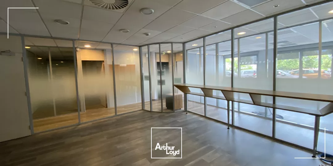 BUREAUX ENTIEREMENT RENOVES - MONTBONNOT