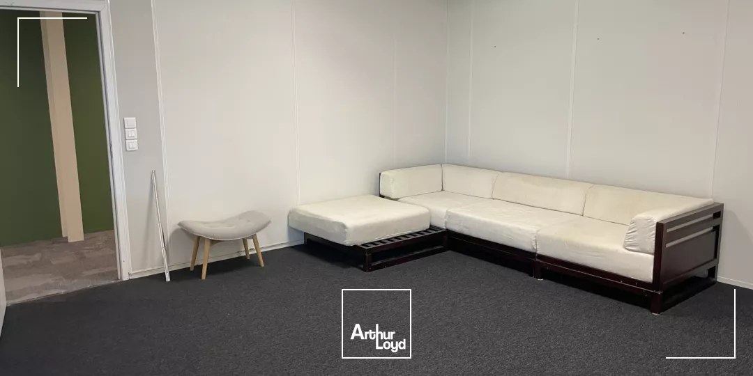 A LOUER BUREAUX - Z.A. DE SENLIS