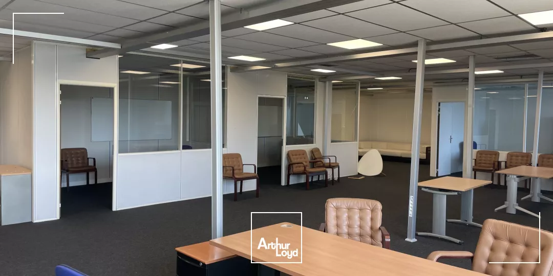 A LOUER BUREAUX - Z.A. DE SENLIS