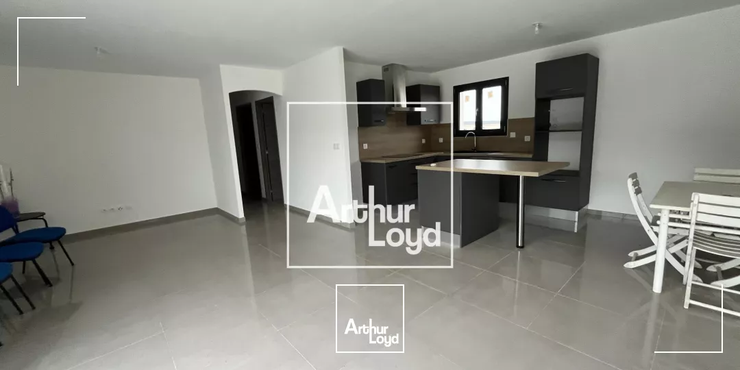 Entrepôt à louer 660 m² avec bureaux et accès poids lourds - Gard / Nîmes-Alès