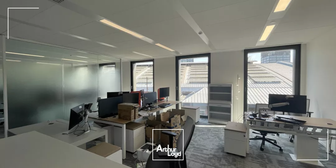 Bureaux à louer au pied de la Gare Lille Flandres - Emplacement stratégique et prestations premium