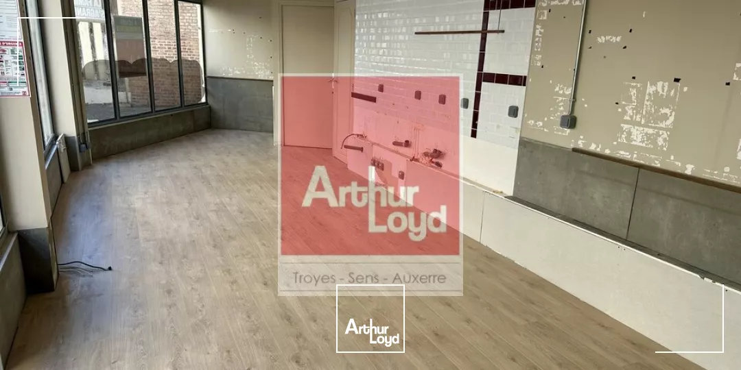 Local commercial 53m² emplacement 1bis - Centre ville de Troyes