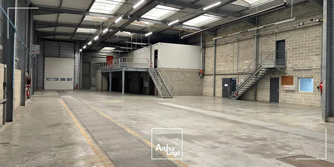 A LOUER LOCAL D'ACTIVITÉ 852 M2 COMPIEGNE
