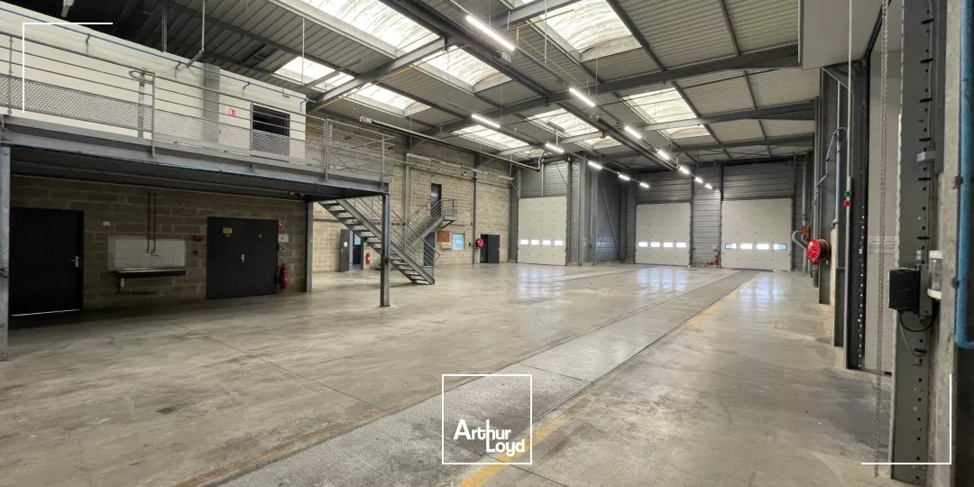 A LOUER LOCAL D'ACTIVITÉ 852 M2 COMPIEGNE