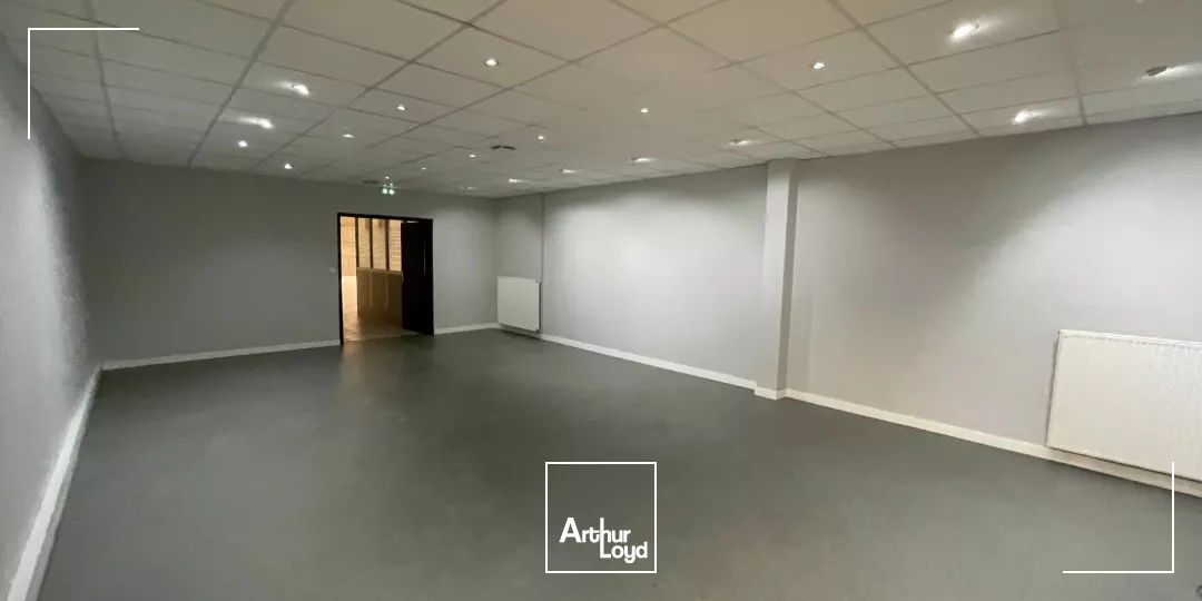 A LOUER LOCAL D'ACTIVITÉ 852 M2 COMPIEGNE