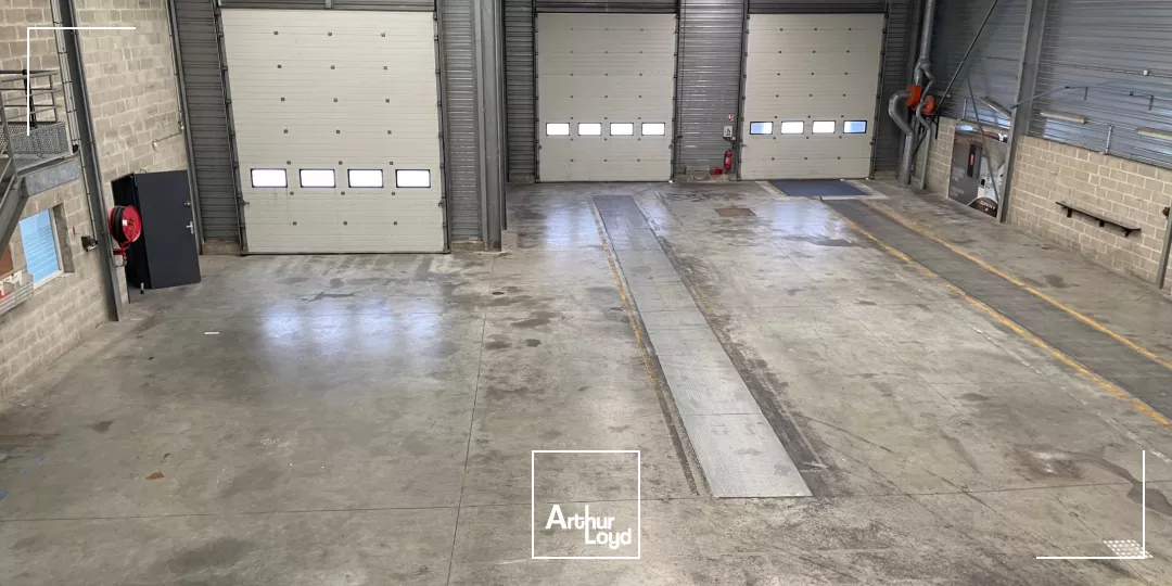 A LOUER LOCAL D'ACTIVITÉ 852 M2 COMPIEGNE