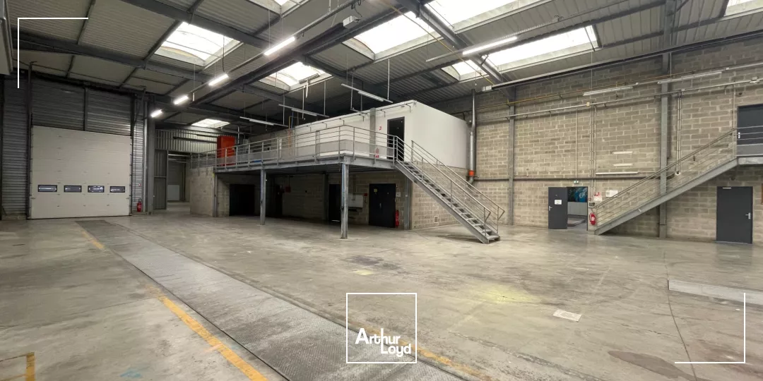 A LOUER LOCAL D'ACTIVITÉ 852 M2 COMPIEGNE