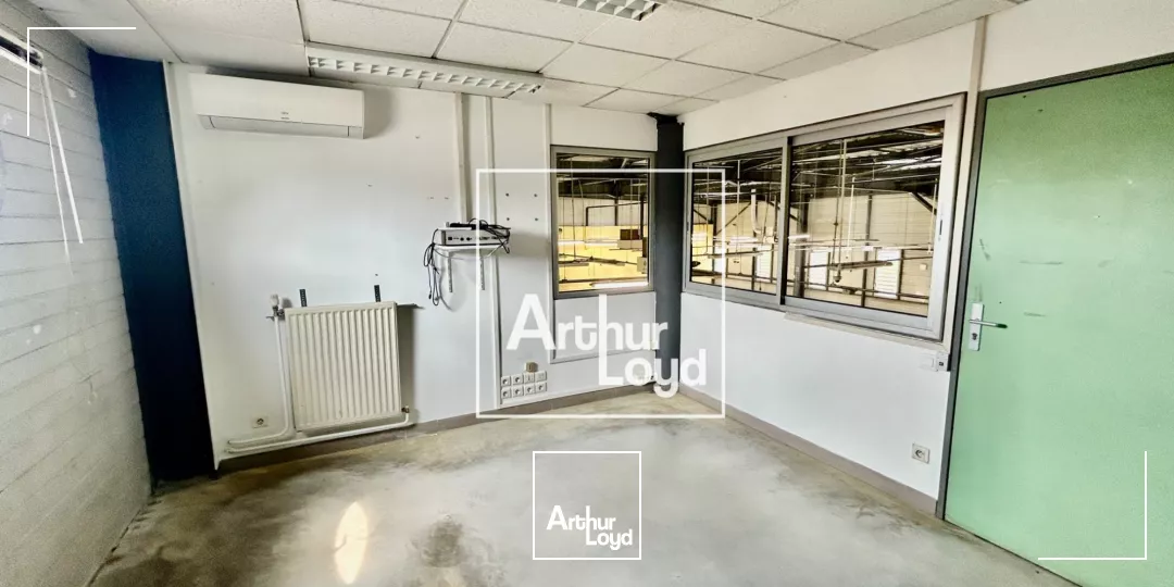 Local d'activité à louer - 616 m² avec visibilité commerciale et parkings à Vendargues