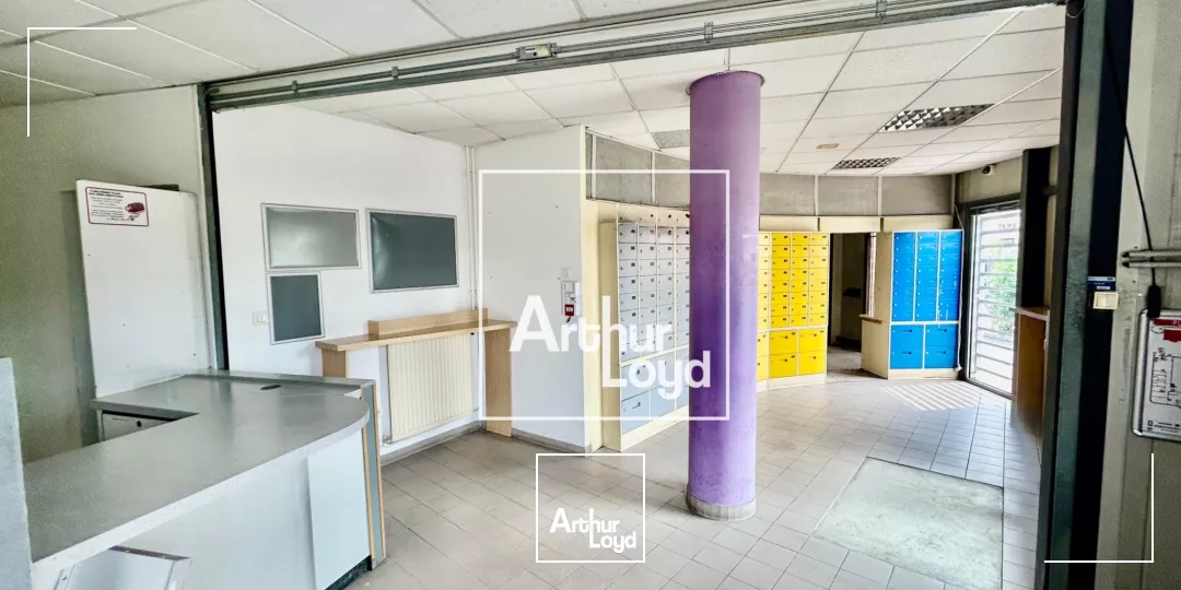 Local d'activité à louer - 616 m² avec visibilité commerciale et parkings à Vendargues