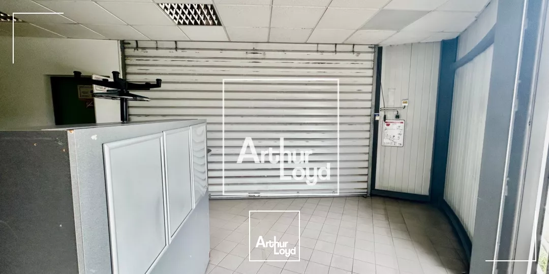 Local d'activité à louer - 616 m² avec visibilité commerciale et parkings à Vendargues