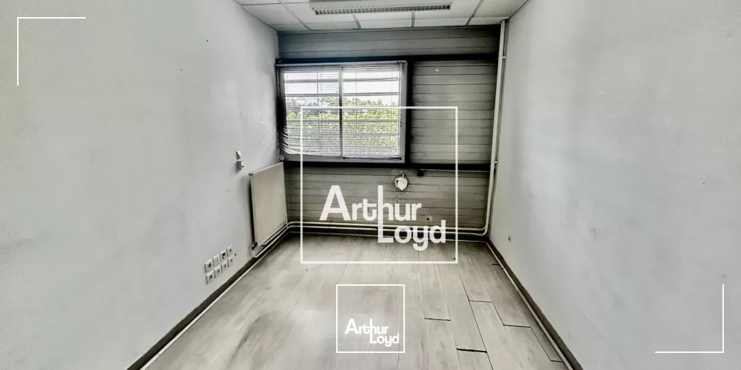 Local d'activité à louer - 616 m² avec visibilité commerciale et parkings à Vendargues