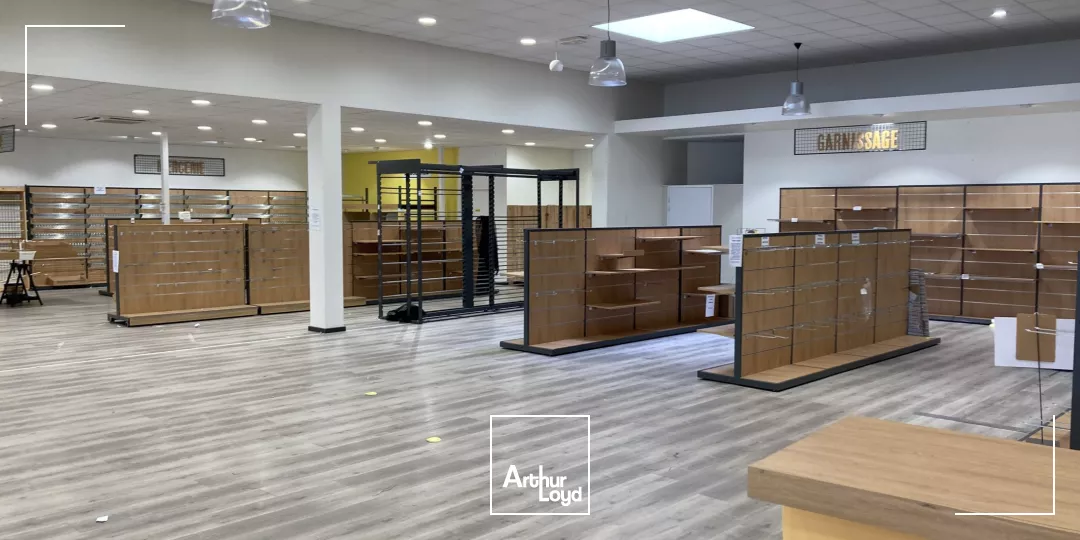 LOCAL COMMERCIAL A OUER - 1492 M² - GOUESNOU