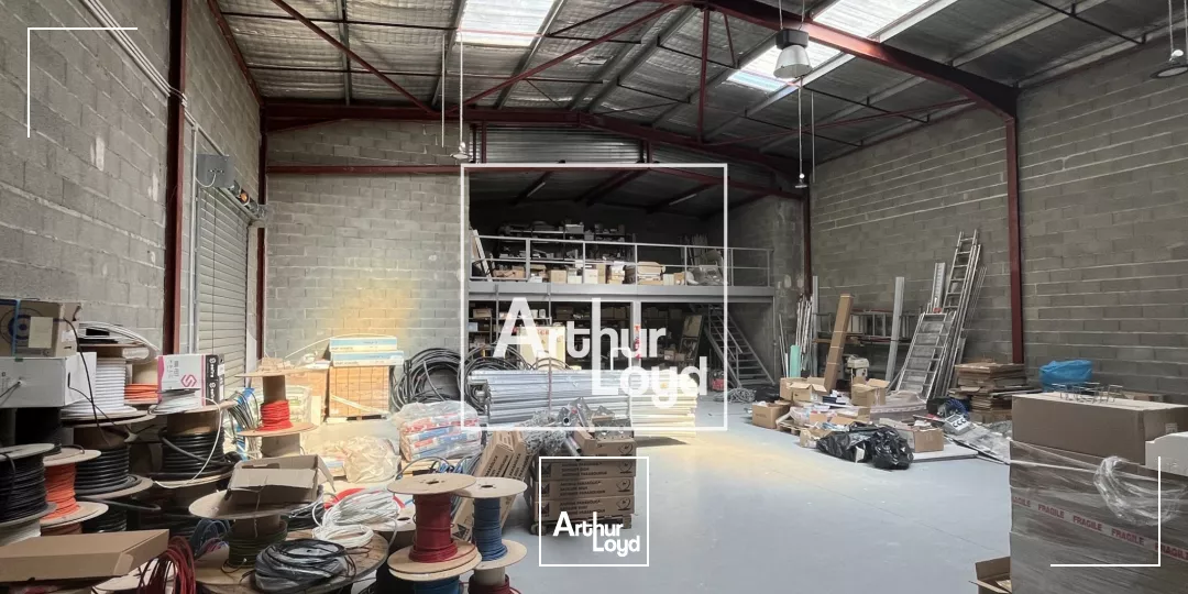 LOCAL D'ACTIVITE A LOUER ST JEAN