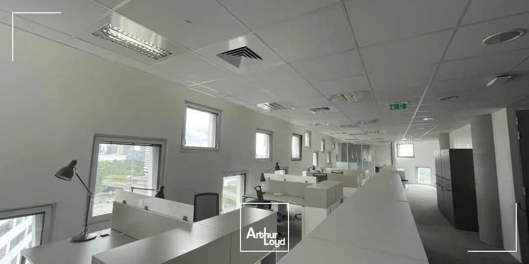 Bureaux à louer aux portes d'Euralille - Immeuble HQE avec parkings, tramway à 2 pas !