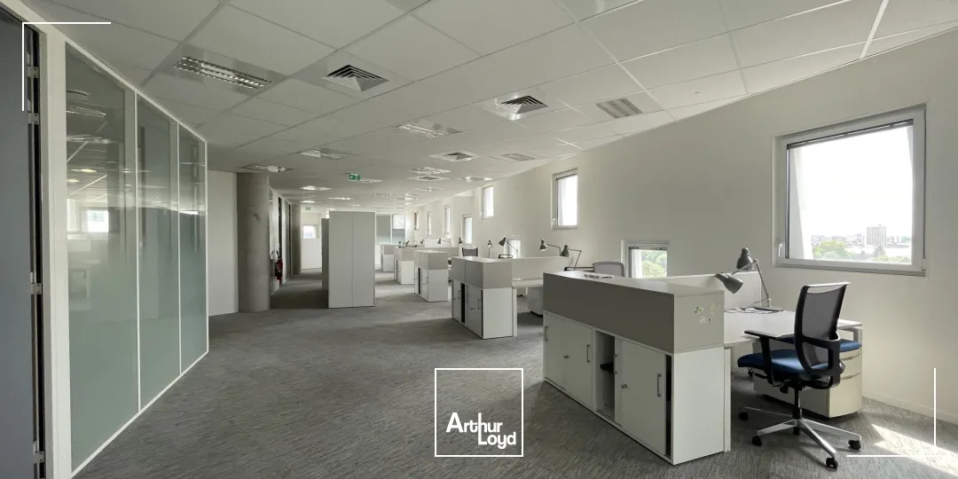 Bureaux à louer aux portes d'Euralille - Immeuble HQE avec parkings, tramway à 2 pas !