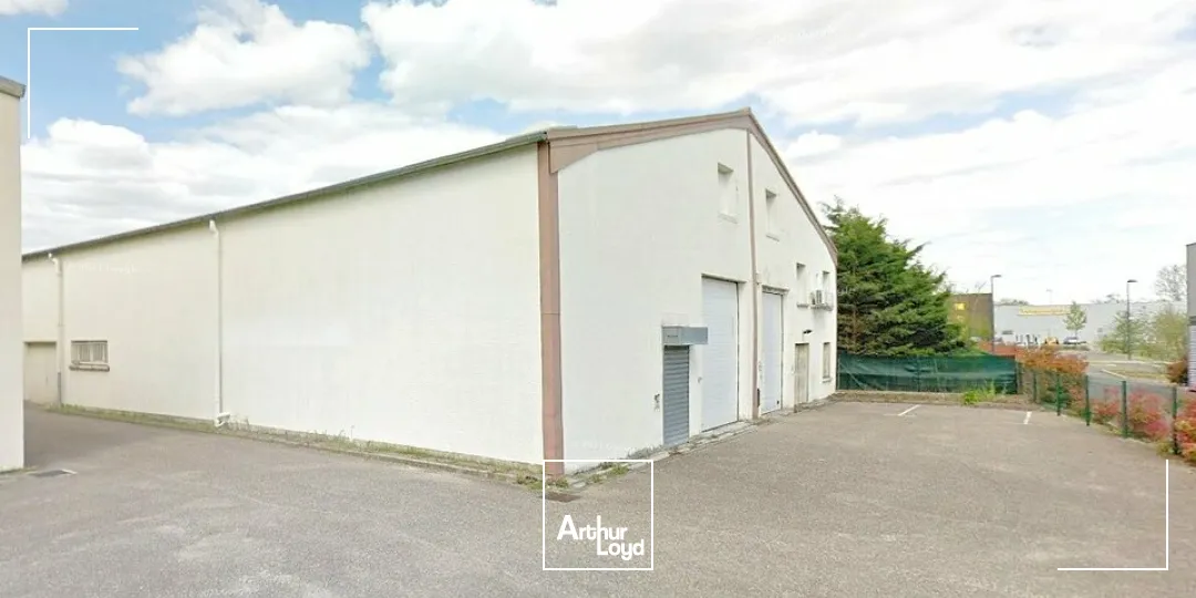 LOCAL D'ACTIVITE - ENTREPOT à LOUER de 500 m²