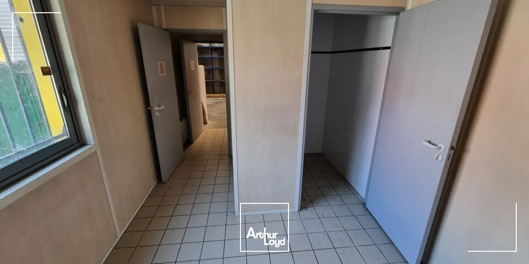 À LOUER  LOCAL COMMERCIAL / D'ACTIVITÉ  370 m²  ZONE DU LUC, ÉCHIRÉ