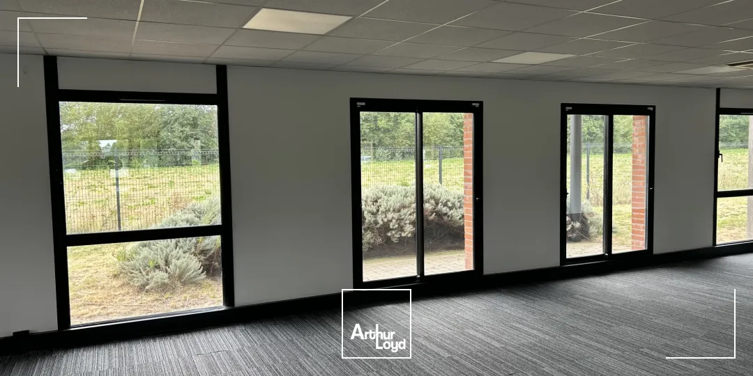 Bureaux modernes à louer - 450 m² avec parkings et terrasse privative au coeur du Parc Scientifique de la Haute Borne