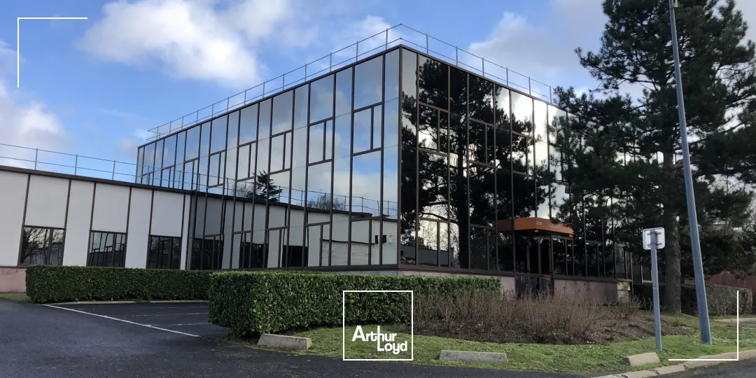 LOTS ACTIVITES A 10 MN DU RER