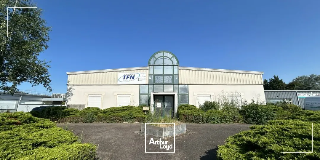 BUREAUX à VENDRE de 607.4 m²