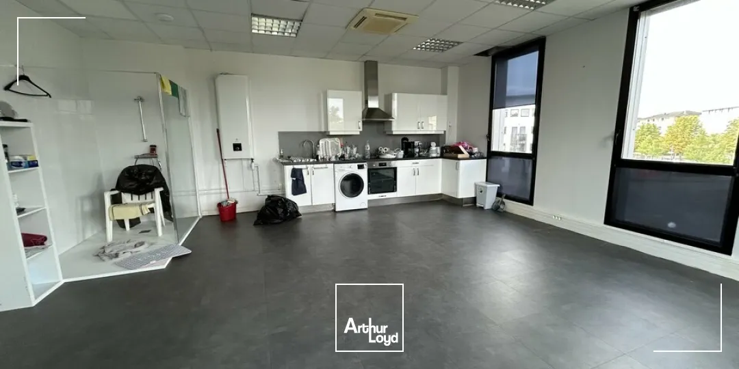 BUREAUX à LOUER de 326 m²
