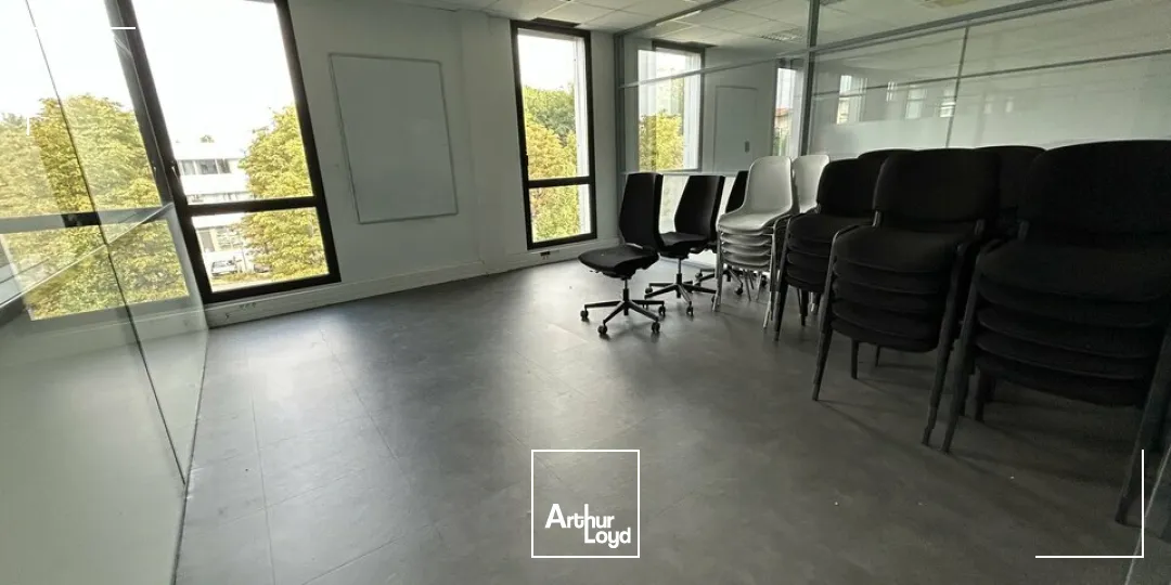 BUREAUX à LOUER de 326 m²