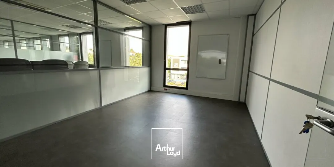 BUREAUX à LOUER de 326 m²