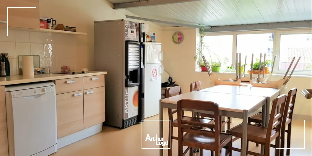 BUREAUX A LOUER POITIERS CENTRE VILLE 387M2 + 13 PLACES DE STATIONNEMENT