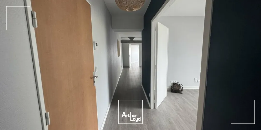 TOURS HYPER CENTRE GARE BEL ADRESSE - A LOUER BUREAUX DE 85 M² - PARKING A PROXIMITE