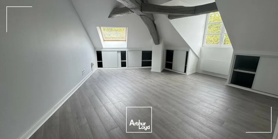 TOURS HYPER CENTRE GARE BEL ADRESSE - A LOUER BUREAUX DE 85 M² - PARKING A PROXIMITE