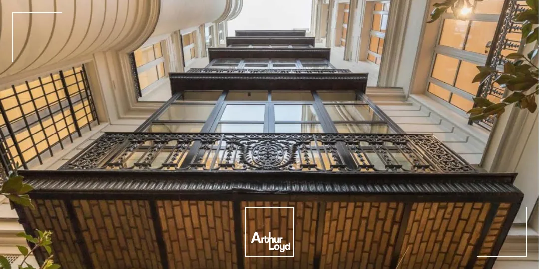 Immeuble indépendant rénové à louer - Rue La Boétie Paris 8 - Coeur QCA