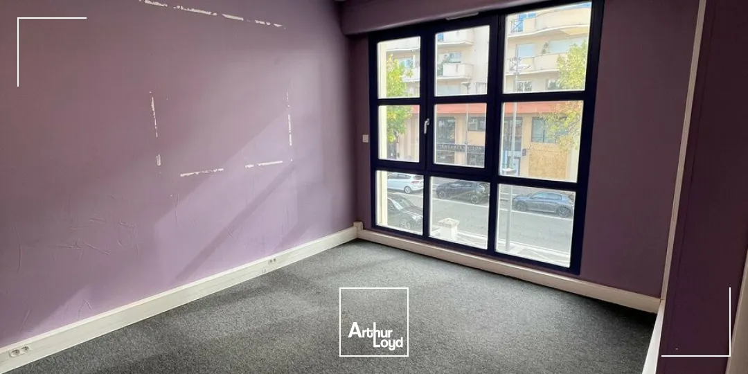 Valence  Hugo Sud - à louer - Bureaux 89 m² avec terrasse, garage et parking