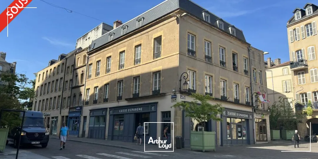 LOCAL COMMERCIAL à VENDRE de 678 m²