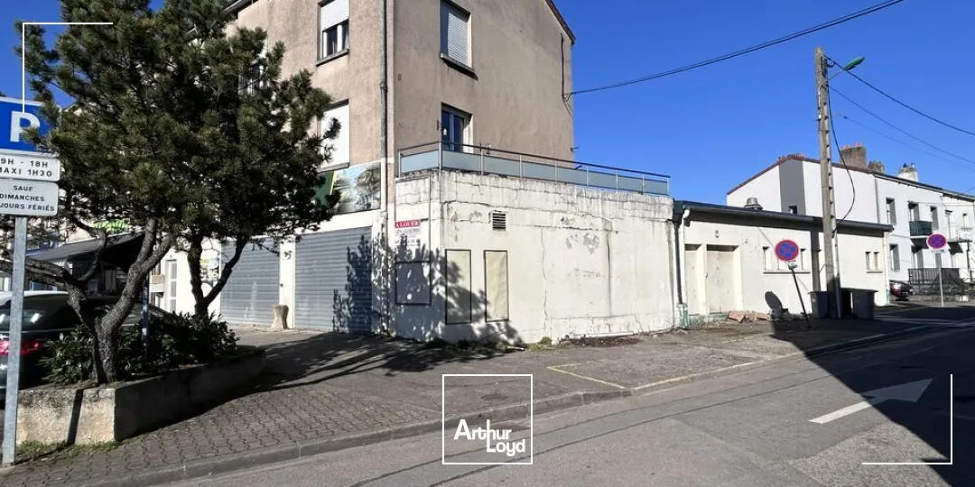 LOCAL COMMERCIAL à LOUER de 648.6 m²