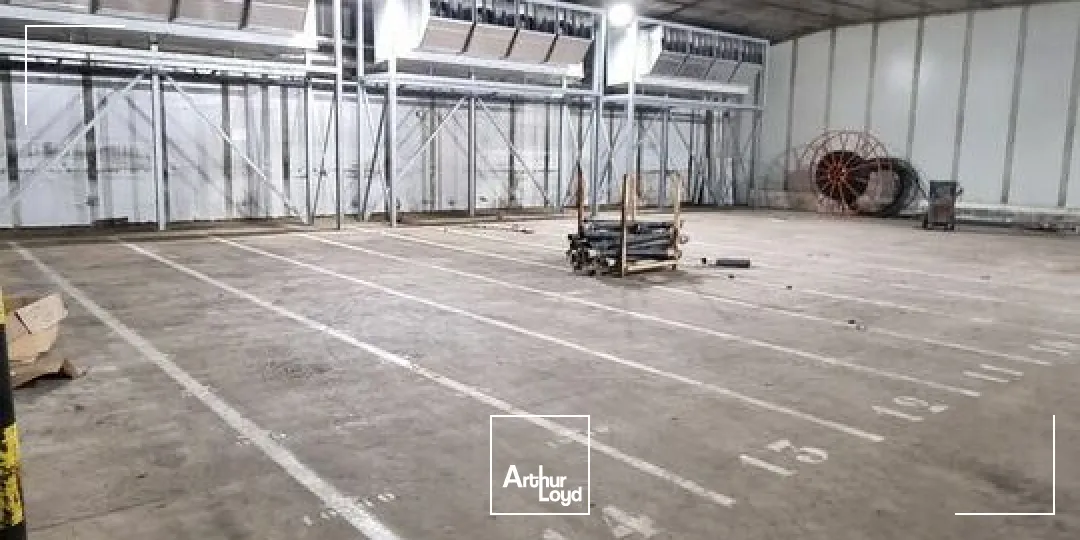 A vendre site industriel à fort potentiel  5 595 m²  idéal transformation ou entrepôt