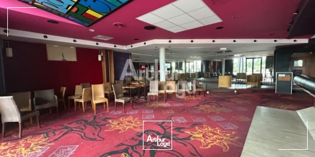 BLOIS - LOCATION LOCAL COMMERCIAL DE 327,97 M² - PROCHE A10