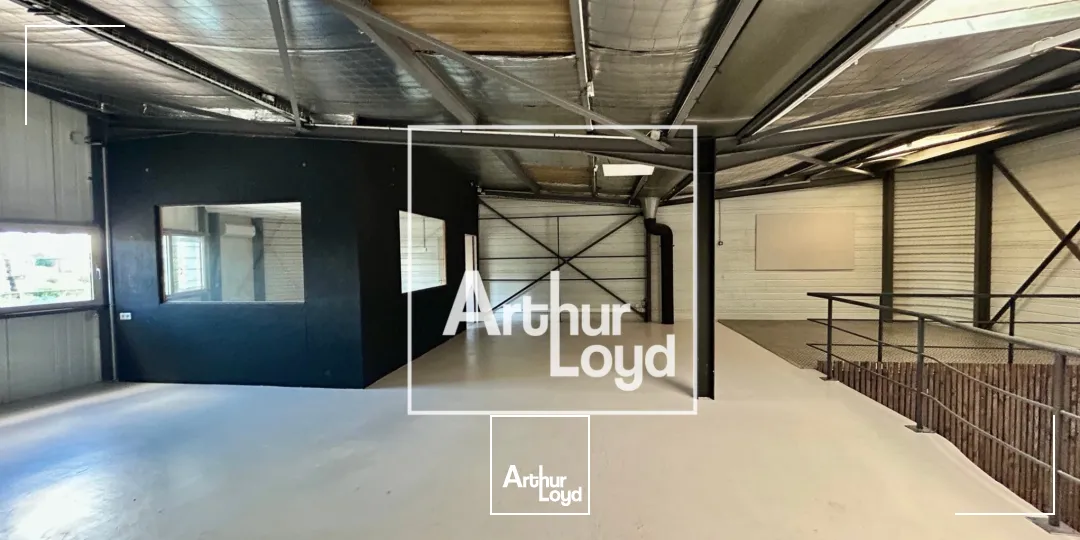 À louer - Local commercial 208 m² avec showroom, mezzanine, parkings - ZAC dynamique secteur Baillargues