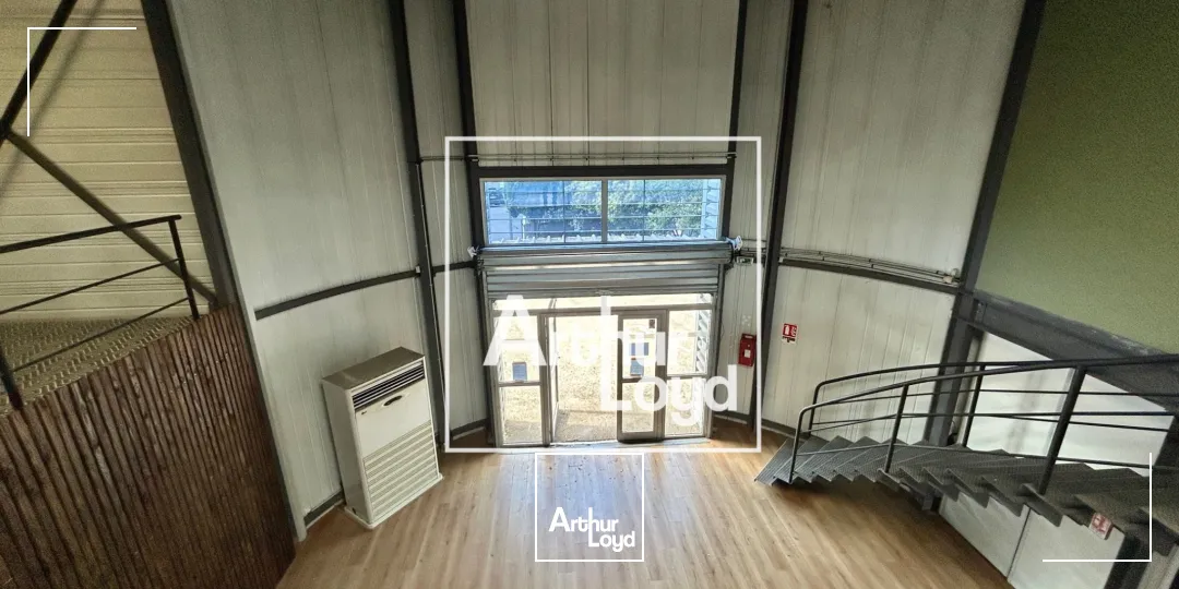 À louer - Local commercial 208 m² avec showroom, mezzanine, parkings - ZAC dynamique secteur Baillargues