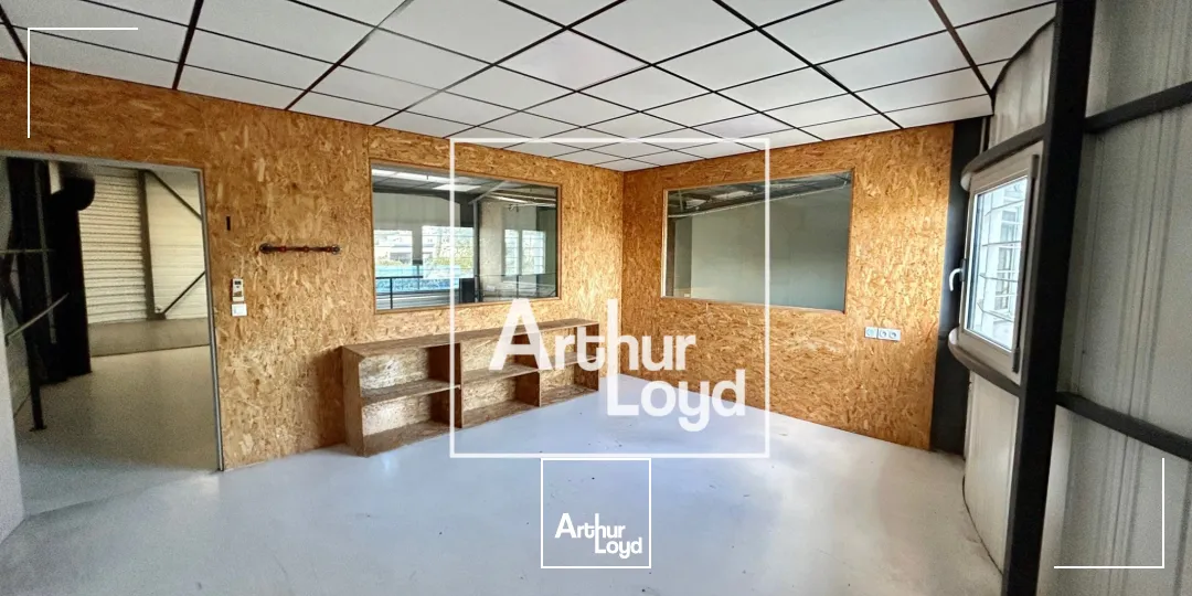 À louer - Local commercial 208 m² avec showroom, mezzanine, parkings - ZAC dynamique secteur Baillargues
