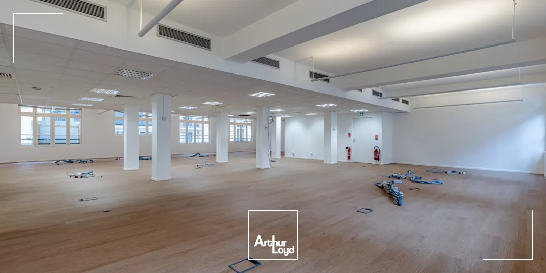 Bureaux à louer à PARIS 75008