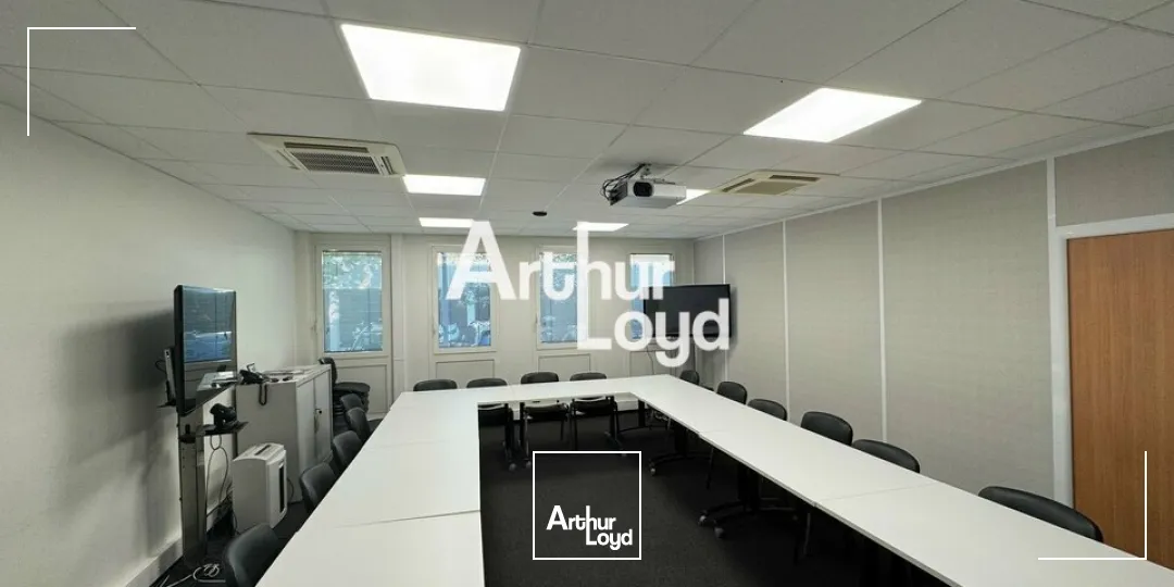 Bureaux cloisonnés et climatisés à louer 284 m² - Sophia Antipolis 