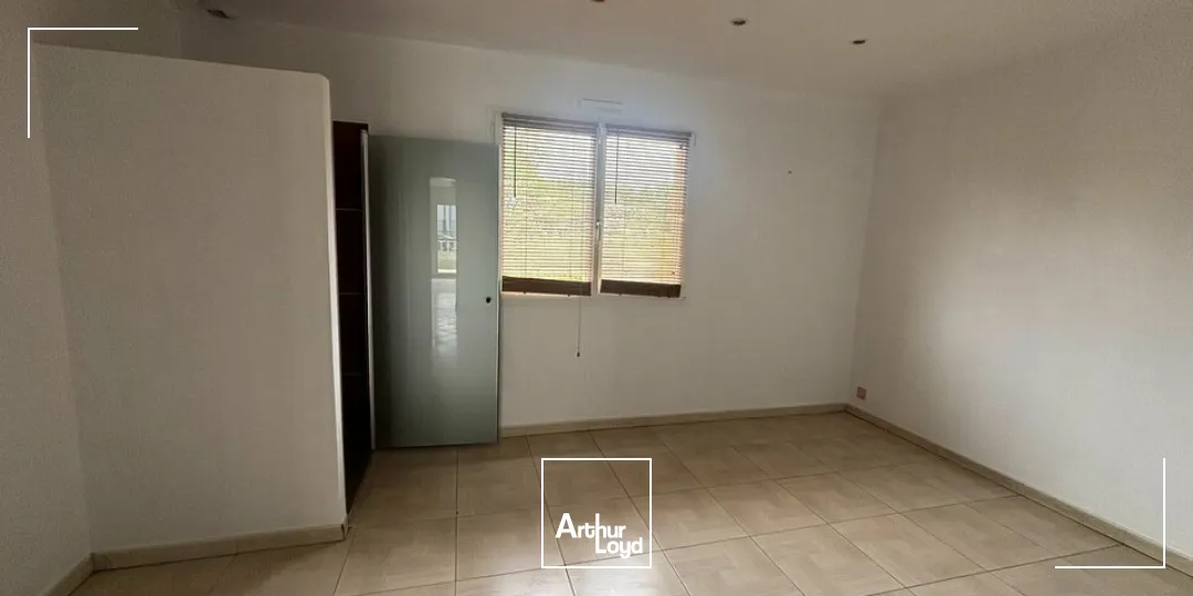 À LOUER  LOCAL COMMERCIAL / BUREAUX DE PLAIN-PIED  113 m²  ZONE NORD LA ROCHE-SUR-YON