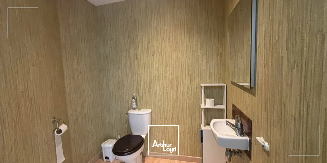 À LOUER  LOCAL COMMERCIAL / BUREAUX DE PLAIN-PIED  113 m²  ZONE NORD LA ROCHE-SUR-YON