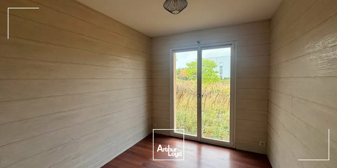 À LOUER  LOCAL COMMERCIAL / BUREAUX DE PLAIN-PIED  113 m²  ZONE NORD LA ROCHE-SUR-YON