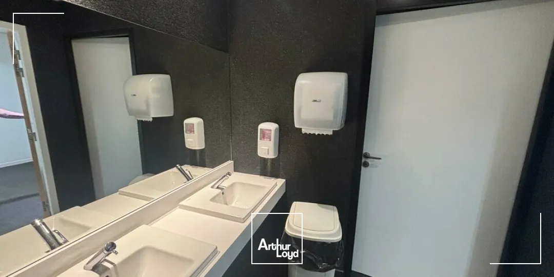 À LOUER  BUREAUX 376 m² AVEC TERRASSE  LA ROCHE-SUR-YON